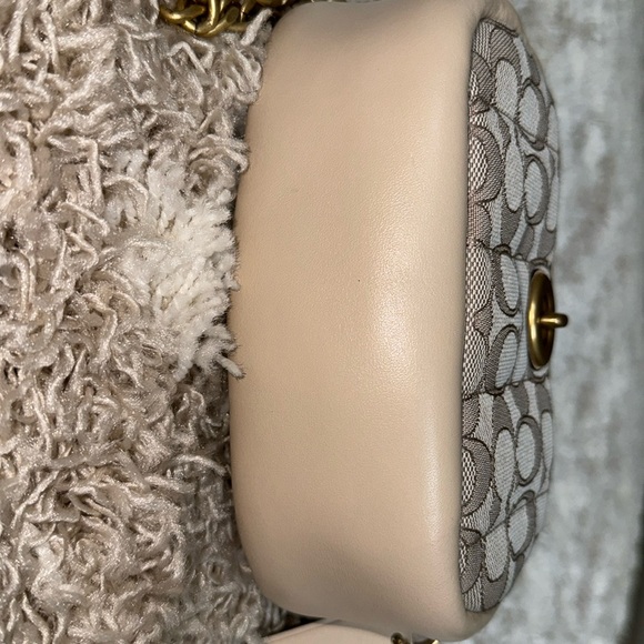 Coach crossbody - Picture 7 of 10